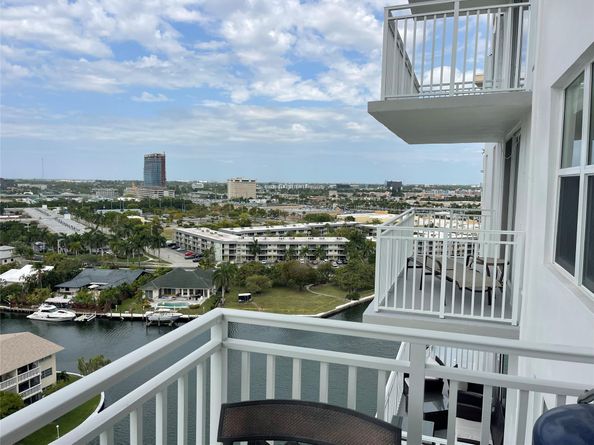 427 Golden Isles Dr 14C, Hallandale Beach FL 33009