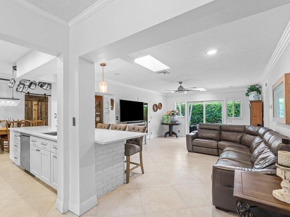1041 SW 7th Street, Boca Raton FL 33486