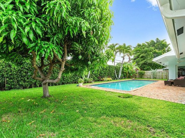 1041 SW 7th Street, Boca Raton FL 33486