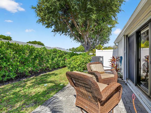 2640 Gately Drive W 1601, West Palm Beach FL 33415
