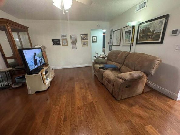 117 Lake Pine Circle C1, Greenacres FL 33463