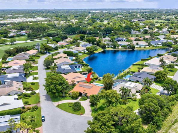 5107 Pineview Circle, Delray Beach FL 33445