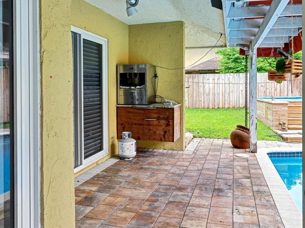 40 Torchwood Ave, Plantation FL 33324