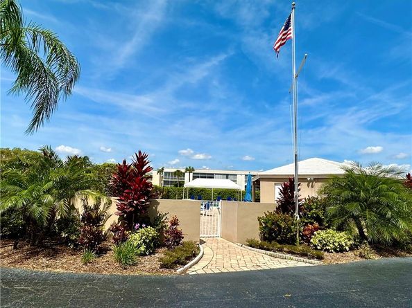 775 Jeffery St. 303, Boca Raton FL 33487
