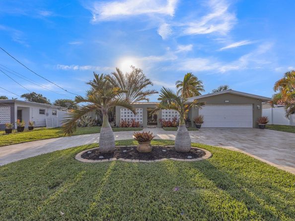 1611 SW 3rd Ave, Pompano Beach FL 33060