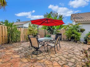 6694 NW 26th Way, Boca Raton FL 33496