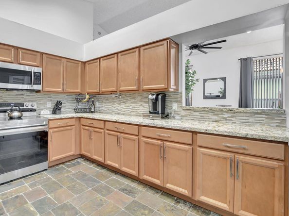 6694 NW 26th Way, Boca Raton FL 33496