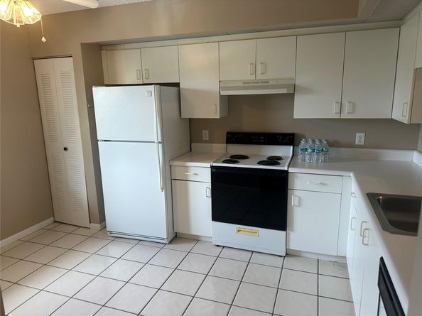 1301 SW 142nd Ave 308H, Pembroke Pines FL 33027