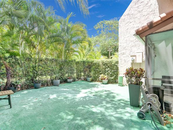 45 Seville Cir 447, Fort Lauderdale FL 33324