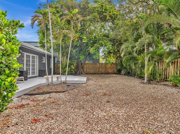 710 SE 22nd St, Fort Lauderdale FL 33316