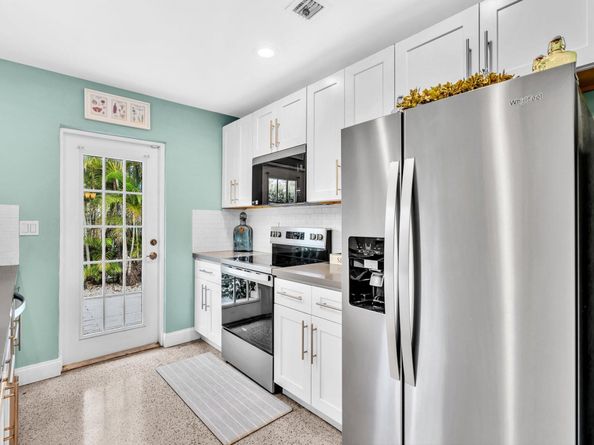 710 SE 22nd St, Fort Lauderdale FL 33316