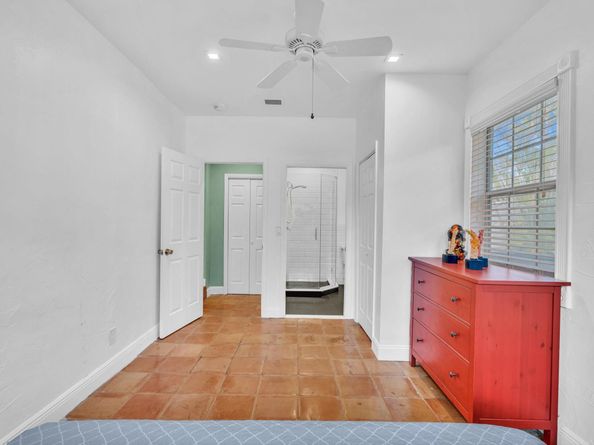 710 SE 22nd St, Fort Lauderdale FL 33316