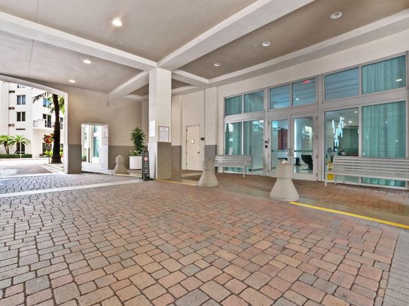 9066 SW 73rd Ct 701, Miami FL 33156