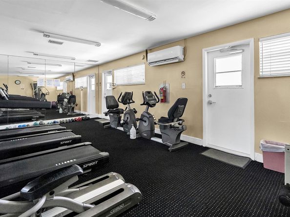 809 Putter Place, Pompano Beach FL 33069