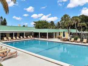 809 Putter Place, Pompano Beach FL 33069