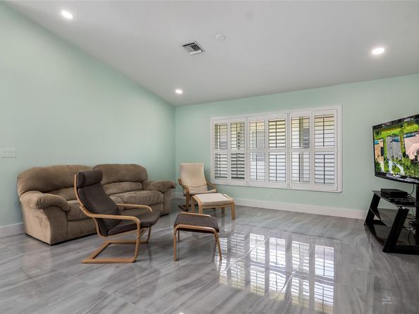 4255 NW 64th Ave, Coral Springs FL 33067