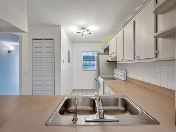 9470 Poinciana Pl 308, Davie FL 33324