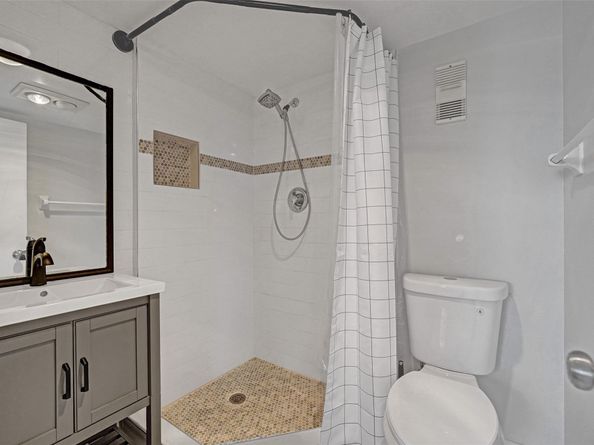 9470 Poinciana Pl 308, Davie FL 33324