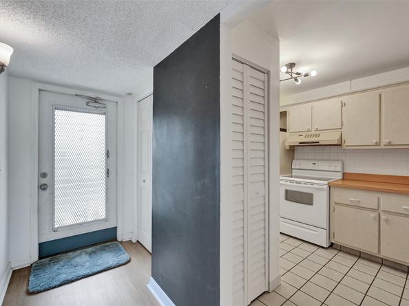 9470 Poinciana Pl 308, Davie FL 33324