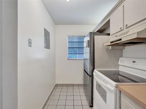 9470 Poinciana Pl 308, Davie FL 33324