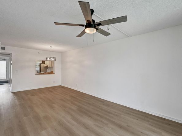 9470 Poinciana Pl 308, Davie FL 33324