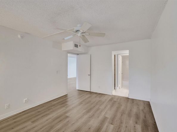 9470 Poinciana Pl 308, Davie FL 33324