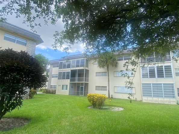 4441 NW 16th St J311, Lauderhill FL 33313