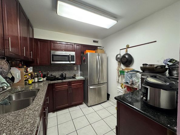 3013 N Oakland Forest Dr 106, Oakland Park FL 33309