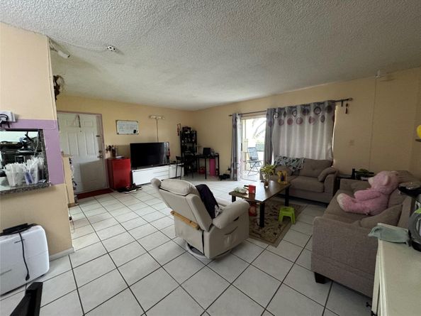 3013 N Oakland Forest Dr 106, Oakland Park FL 33309