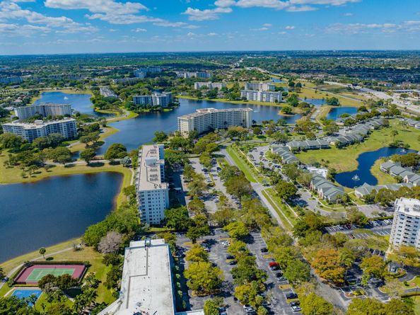 2901 S Palm Aire Dr 306, Pompano Beach FL 33069