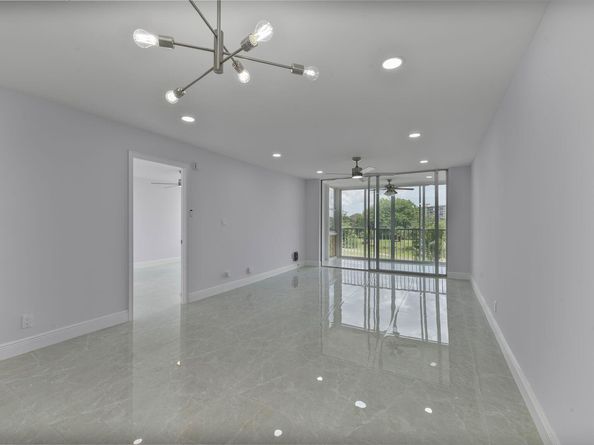 2901 S Palm Aire Dr 306, Pompano Beach FL 33069