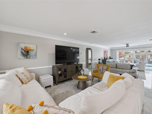 2228 SE 10th St, Pompano Beach FL 33062