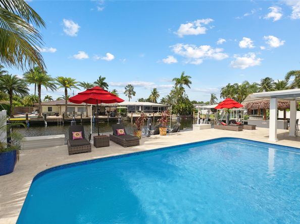 2228 SE 10th St, Pompano Beach FL 33062