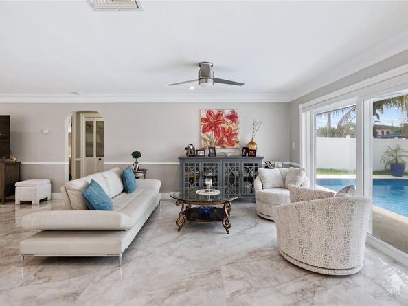 2228 SE 10th St, Pompano Beach FL 33062