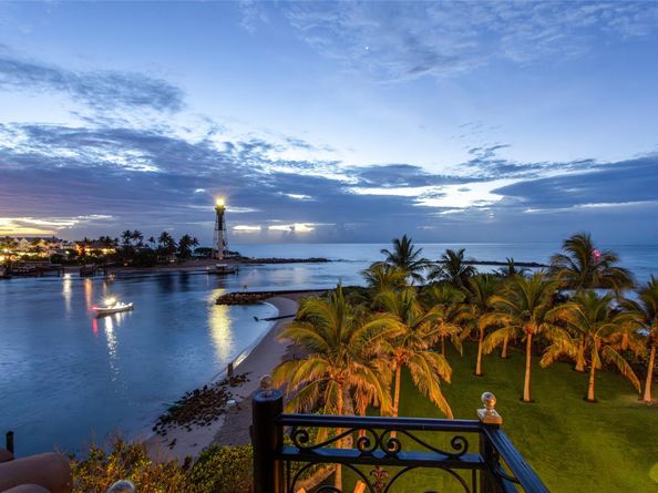 2306 Bay Dr, Pompano Beach FL 33062