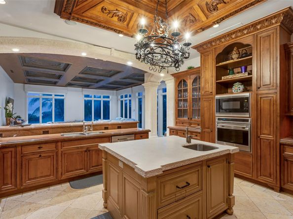 2306 Bay Dr, Pompano Beach FL 33062