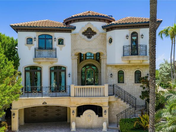2306 Bay Dr, Pompano Beach FL 33062
