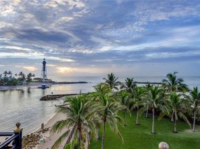 2306 Bay Dr, Pompano Beach FL 33062