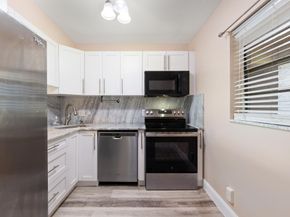 12015 Greenway 101 Circle S 101, Royal Palm Beach FL 33411