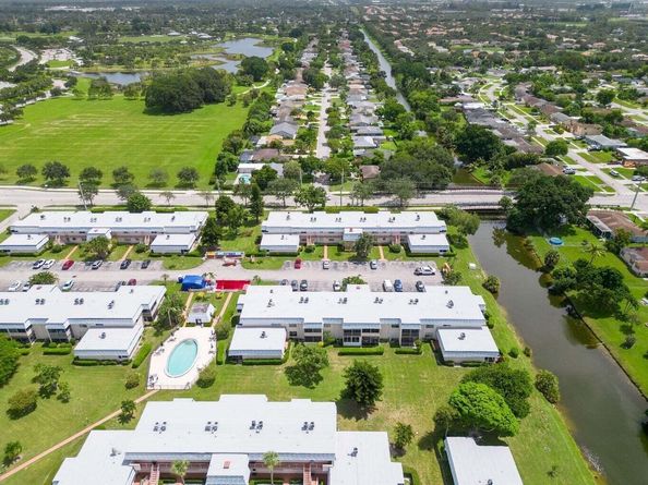 12015 Greenway 101 Circle S 101, Royal Palm Beach FL 33411