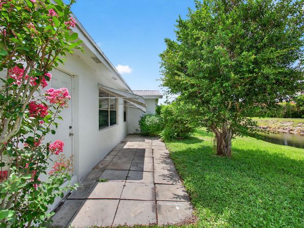 2080 SW 14th Avenue, Boynton Beach FL 33426