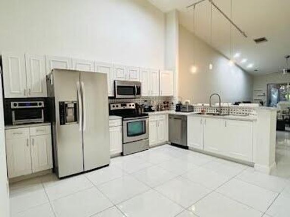 7624 Pinewalk Drive S 147, Margate FL 33063