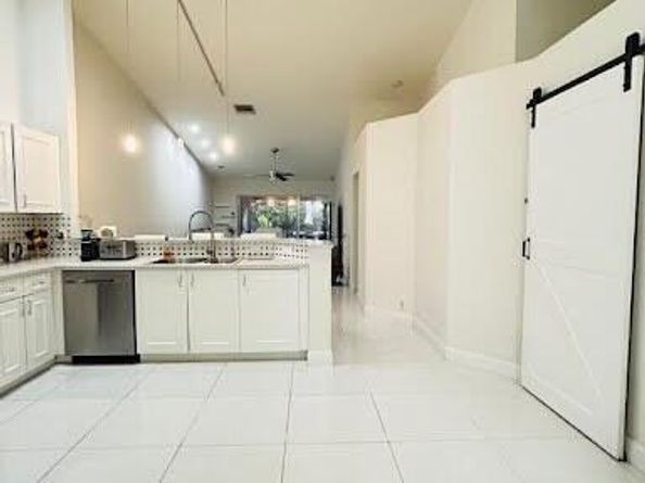 7624 Pinewalk Drive S 147, Margate FL 33063