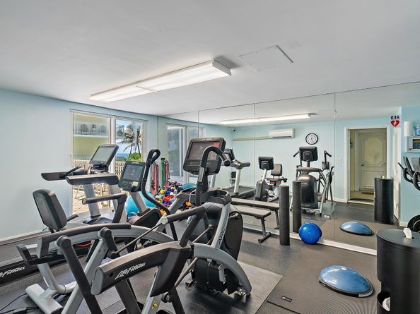 100 Royal Palm Way F1, Palm Beach FL 33480