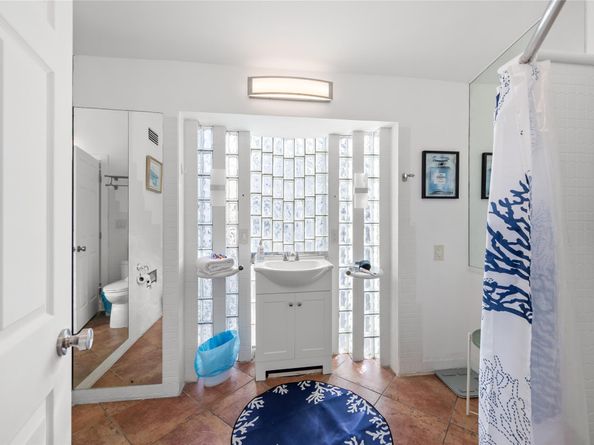 314 Isle Of Capri Dr, Fort Lauderdale FL 33301