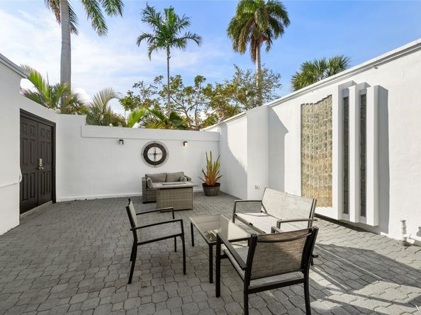 314 Isle Of Capri Dr, Fort Lauderdale FL 33301