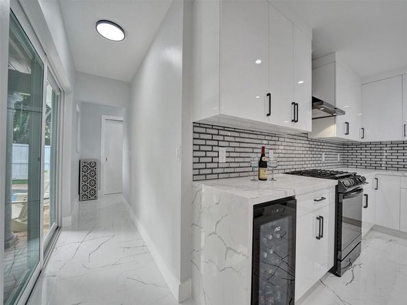 3204 Robbins Rd, Pompano Beach FL 33062