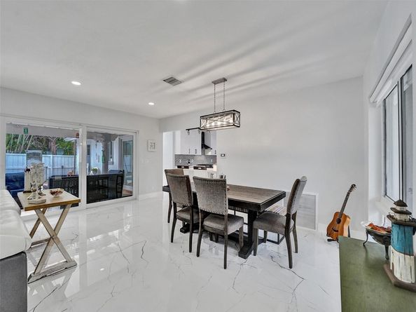 3204 Robbins Rd, Pompano Beach FL 33062