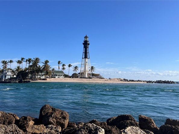 3204 Robbins Rd, Pompano Beach FL 33062