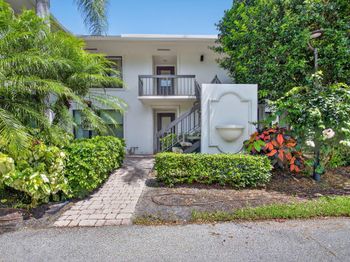 3946 Quail Ridge Drive N